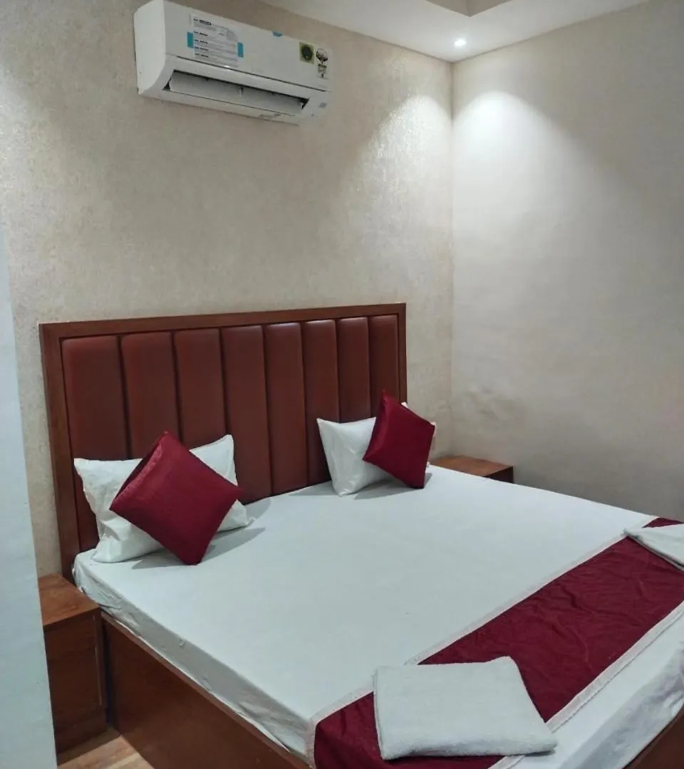 Bed & Breakfast Pyrenees Homestay Agra