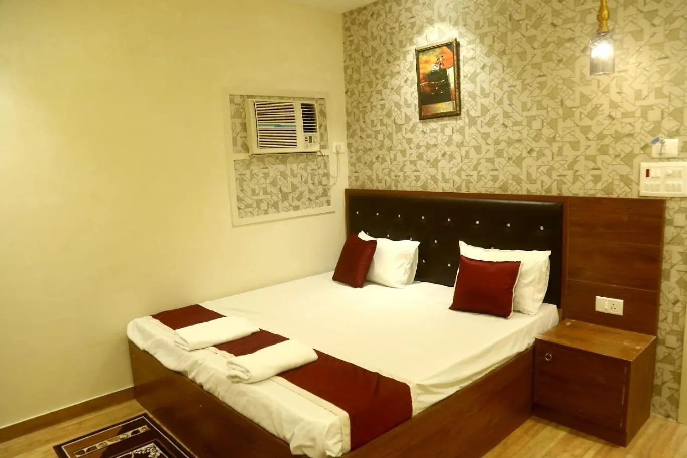 Bed & Breakfast Pyrenees Homestay Agra