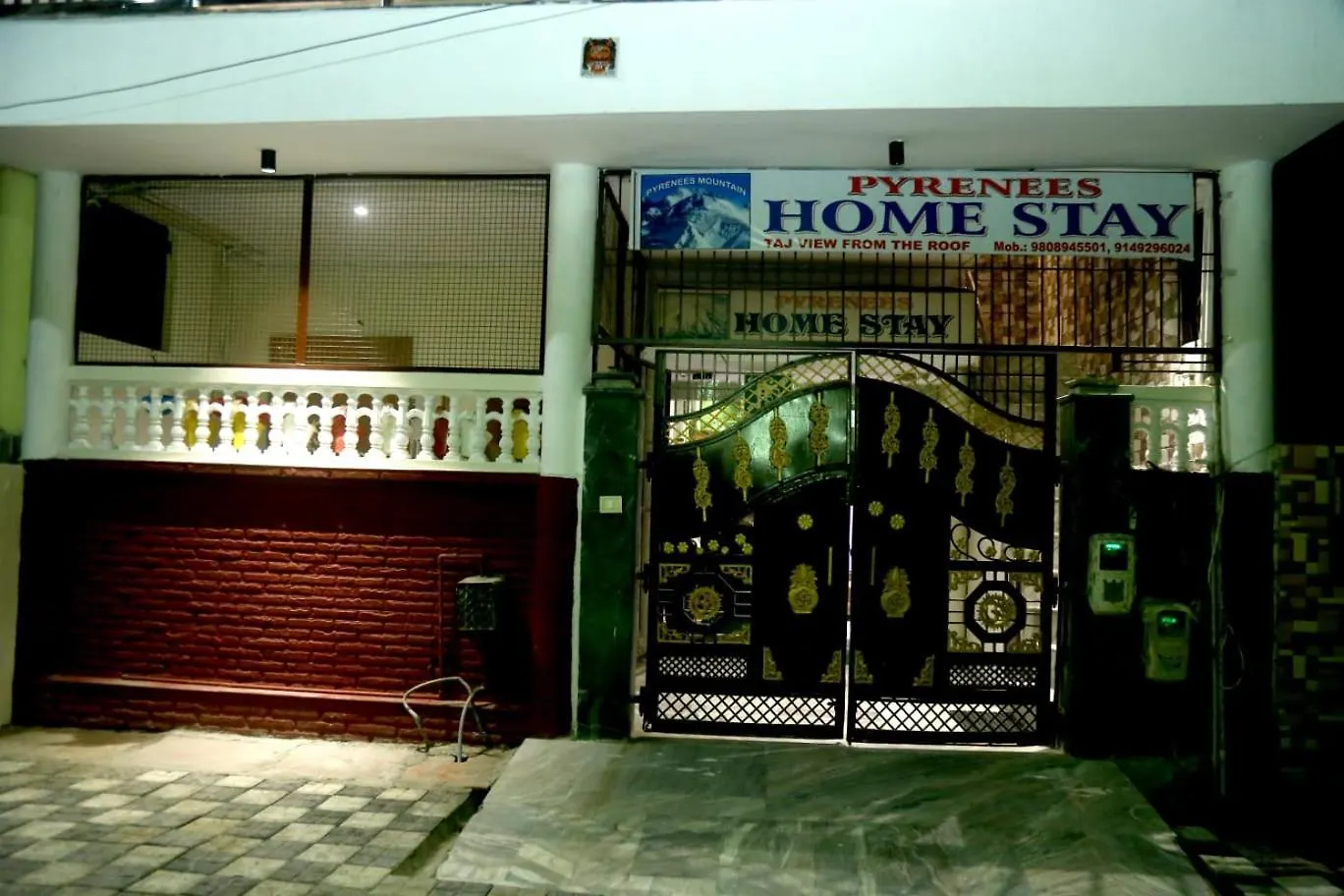 Pyrenees Homestay Agra  Bed & Breakfast