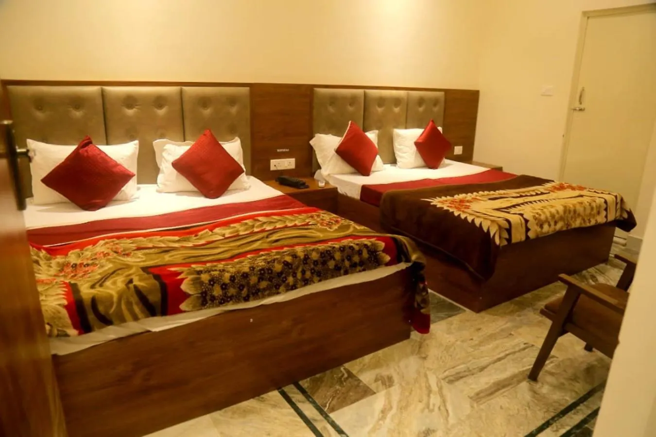 Pyrenees Homestay Agra