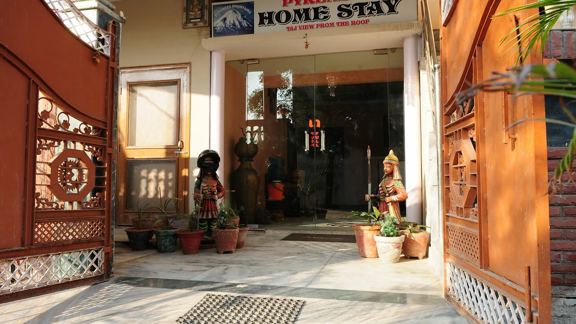Pyrenees Homestay Agra  4*, Agra (Uttar Pradesh) Indien
